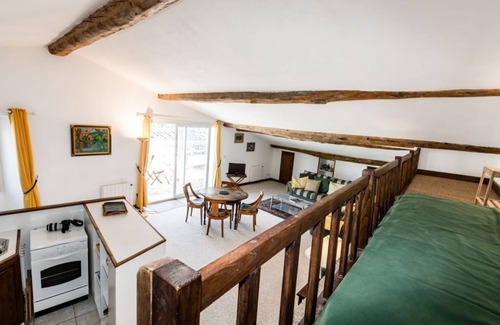 Alignan-du-Vent Apartment | Romantic dovecote in a dream location for nature and peace lovers