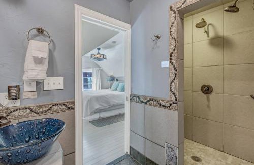 Glenwood Springs House | Romantic Downtown Suite at the Floradora House B and B