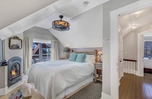 Glenwood Springs House | Romantic Downtown Suite at the Floradora House B and B