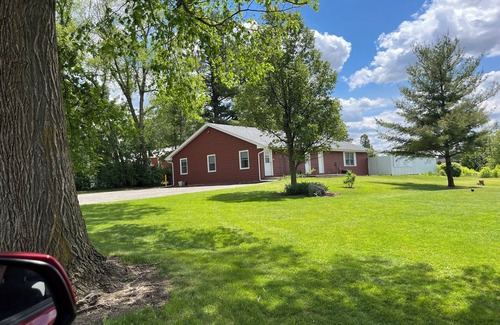 Rockton House | Romantic escape. Situated on 9 hole Red Barn golf course with TopTracer range