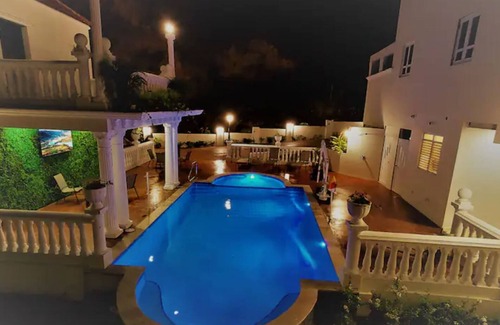 Piedras Blancas Hotel | Romantic Exp @ Vintage Rm w Priv Terrace & Hot Tub