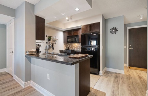 Willowdale Apartment | Romantic Experienc of a 2 Bedroom