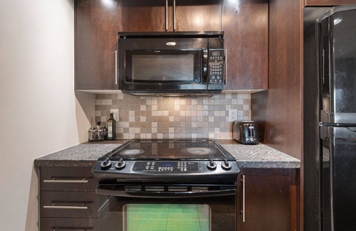Willowdale Apartment | Romantic Experienc of a 2 Bedroom
