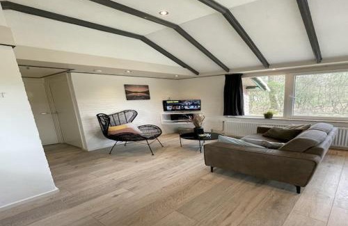 Stramproy House | Romantic Forest Retreat with Sauna