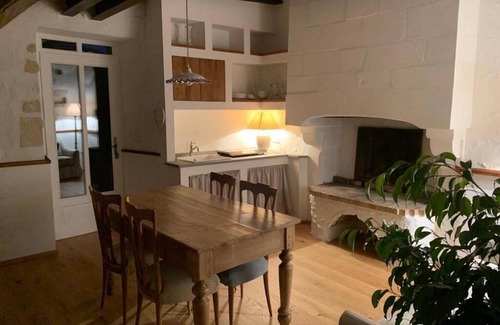 La Fontaine-Saint-Martin Ski Chalet | Romantic anciens cottage in a beautiful park
