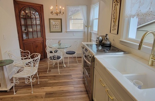 Hot Springs House | Romantic French Villa -- Just steps away from Moccasin Spring Spa!