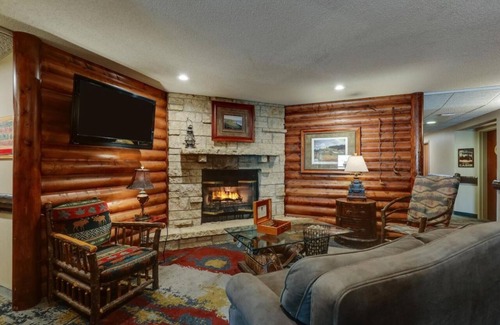 Galena Hotel | Romantic Galena Retreat: Themed Rooms & Heated Pool | 3 Units