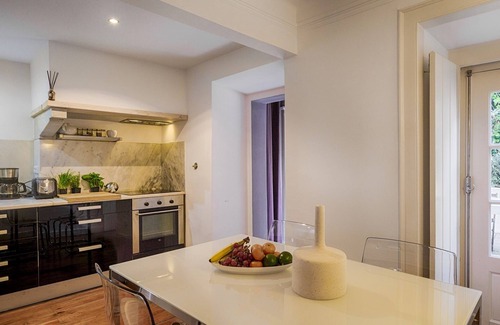 Santos Apartment | Romantic Gem in Santos