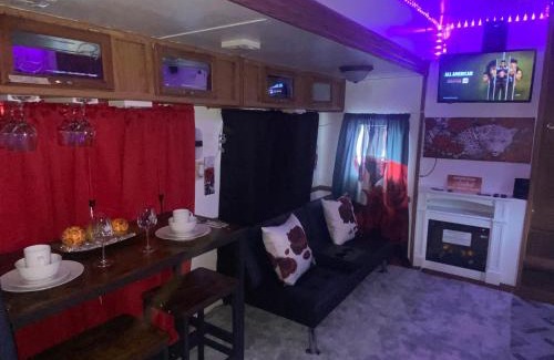 Decatur House | Romantic Get Away