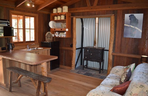 River Heads Cabin | Romantic getaway on 75 acres with outdoor bath
