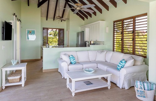 Long Bay House | Romantic Getaway, LOWEST DENSITY on the Island, STAND ALONE BUNGALOWS!