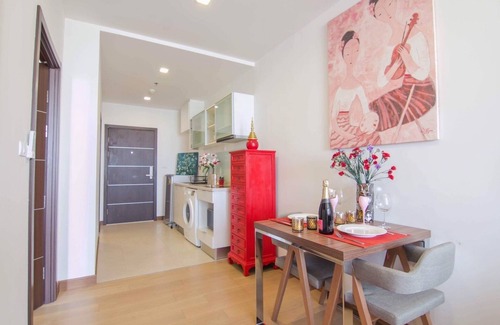 Chang Khlan Apartment | Romantic Honeymoon Siam Suite, Central Chiang Mai