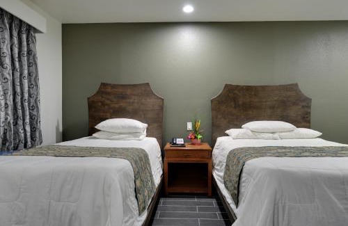 Dallas Hotel | Romantic Inn & Suites