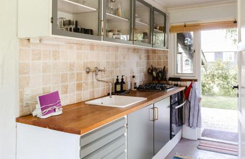 Maribo House | Romantic Island Cottage In Cosy Style Near Beach