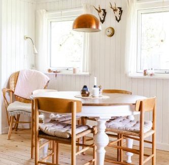 Maribo House | Romantic Island Cottage In Cosy Style Near Beach