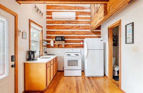 Flint Cabin | Romantic Lake Cabin Escape: PVT Hot Tub/Fire Pit