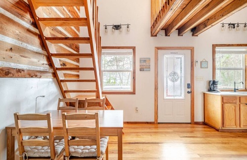 Flint Cabin | Romantic Lake Cabin Escape: PVT Hot Tub/Fire Pit