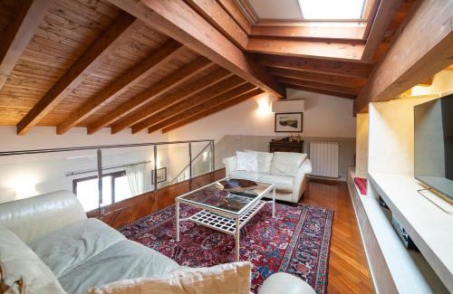 Sulzano Apartment | ROMANTIC LAKE VIEW HOUSE