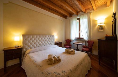 Sulzano Apartment | ROMANTIC LAKE VIEW HOUSE