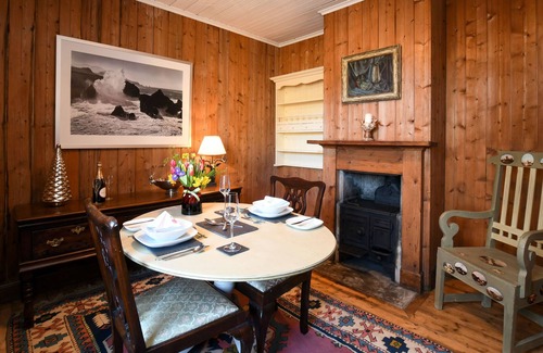 Breakish Cottage | Romantic lodge retreat with incredible views