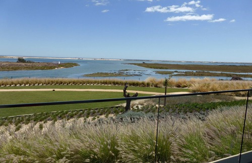 Olhao Apartment | Romantic/Minimalist flat-10 minutes from the beach