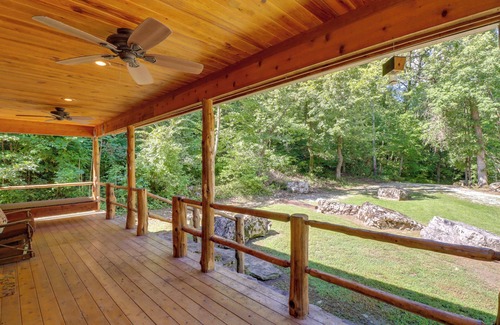 Mountain View Cottage | Romantic Mountain View Cabin Rental Near Downtown!