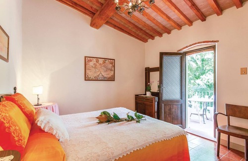 Montecalvoli House | Romantic part of a semi-detached house in an old mill 3 km from Lorenzana, in the countryside around