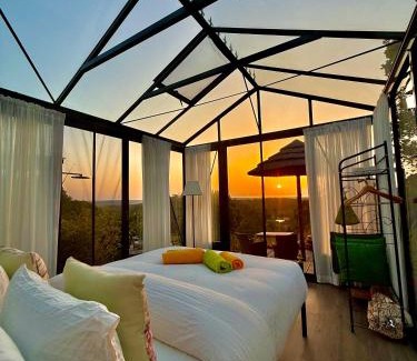 Baiona Apartment | Romantic Skyview Glasshouses