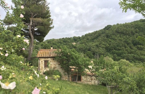 Arcidosso House | Romantic stone house surrounded by nature