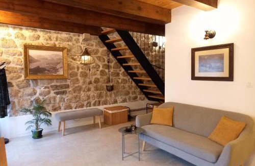 Prcanj Villa | Romantic stone house by the sea *