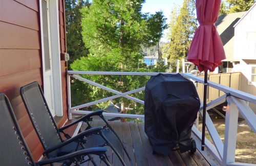 Cedar Glen Cabin | Romantic Tiny Cabin- With Lake View