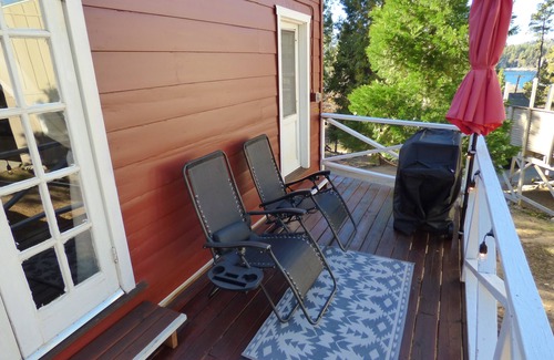 Cedar Glen Cabin | Romantic Tiny Cabin- With Lake View