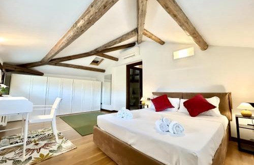Citta Antica Apartment | Romantic Window On Arena