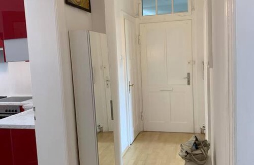Leinhausen Apartment | Romantische 3Zi Wohnung, 100m S-UBahn Herrenhausen