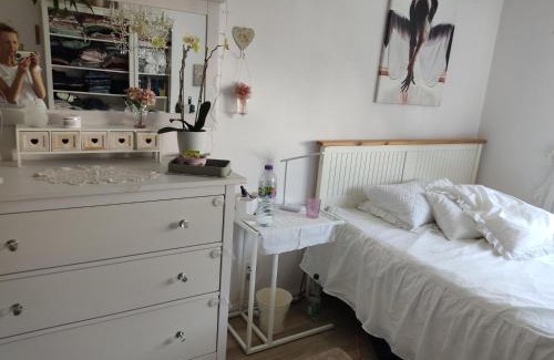 Bielefeld House | Romantischer Traum, nur 1 Tag im voraus zu buchen, mit TV inkl Netflix