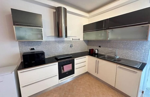 Zona XXX Castel Fusano Apartment | (Rome-Infernetto) apt 4 guest,1bedr+ 280sqm terrace