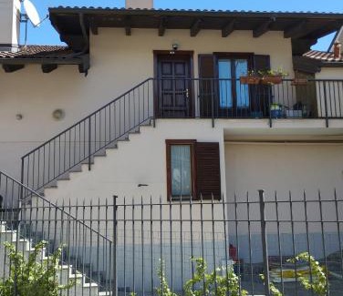 Domodossola Apartment | Romeo 32