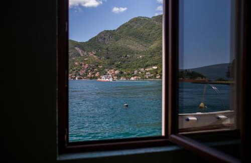Lepetane Apartment | Romeo And Juliet Apartments
