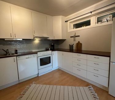 Tromso Apartment | Romslig tilbaketrukket leilighet i Tromsø - Gratis parkering