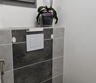 Saint-Quentin-la-Poterie Apartment | Romytt Suite