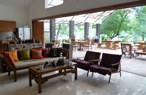 Lembang Bed & Breakfast | Ronia Mountain Villa Lembang