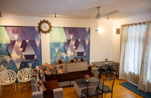 Guirim Villa | Ronne's Candy Floss Blue Lagoon villa