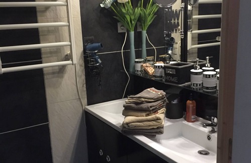 Saint-Maurice-Etusson House | Room with private kitchen, private toilet and private bathroom