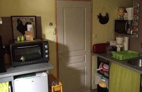 Saint-Maurice-Etusson House | Room with private kitchen, private toilet and private bathroom