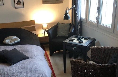 Saint-Maurice-Etusson House | Room with private kitchen, private toilet and private bathroom