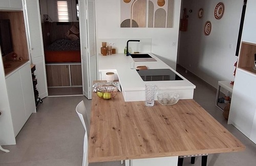 Le Trayas Apartment | Roof terrace apartment on the sea waterfront air conditioning wifi