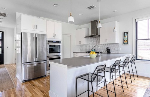 Foster Heights House | Rooftop Deck | 5 mins to downtown
