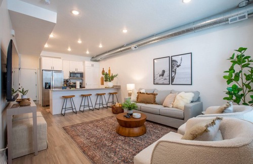 Poplar Grove House | Rooftop | Downtown | Airport