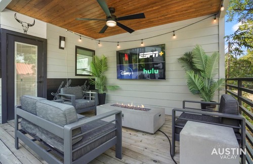 Blackshear-Prospect Hill House | Rooftop Fire Pits Near DT Rainy St and Putting Green