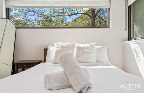Blackshear-Prospect Hill House | Rooftop Fire Pits Near DT Rainy St and Putting Green
